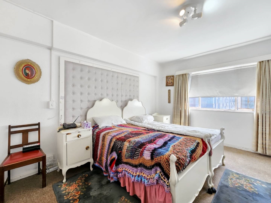2 Bedroom Property for Sale in Sea Point Western Cape